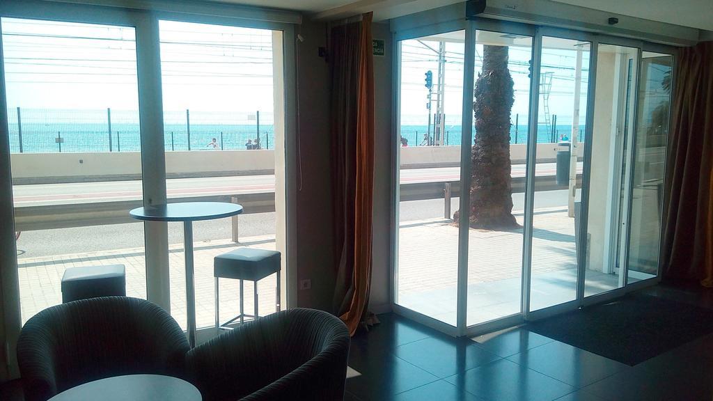 Vila De Premia Premiá de Mar Екстериор снимка