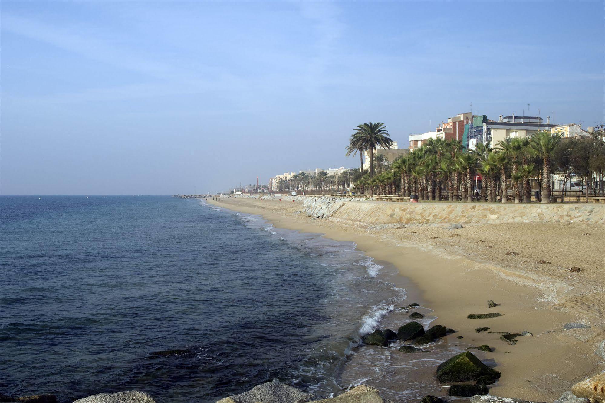 Vila De Premia Premiá de Mar Екстериор снимка