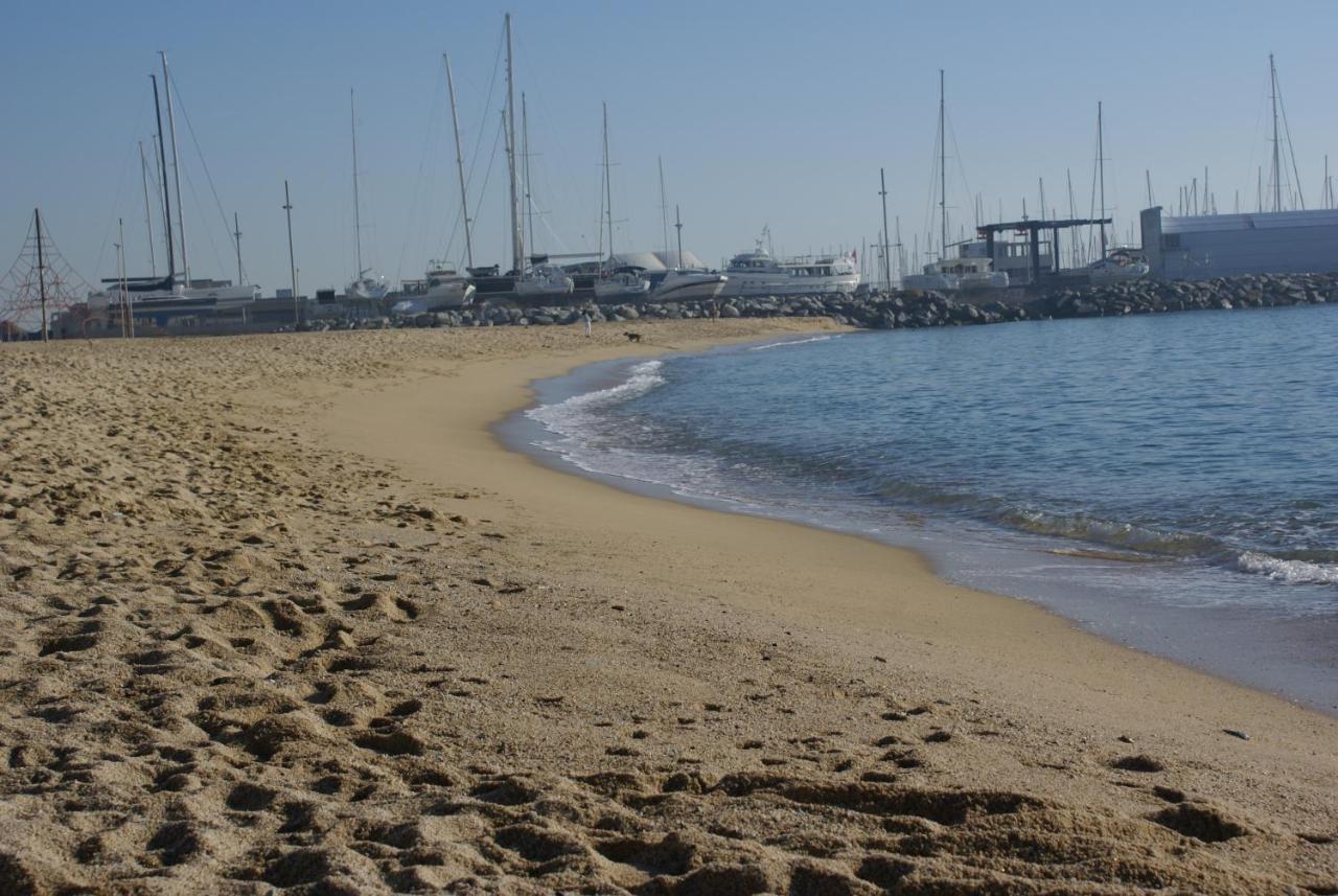 Vila De Premia Premiá de Mar Екстериор снимка